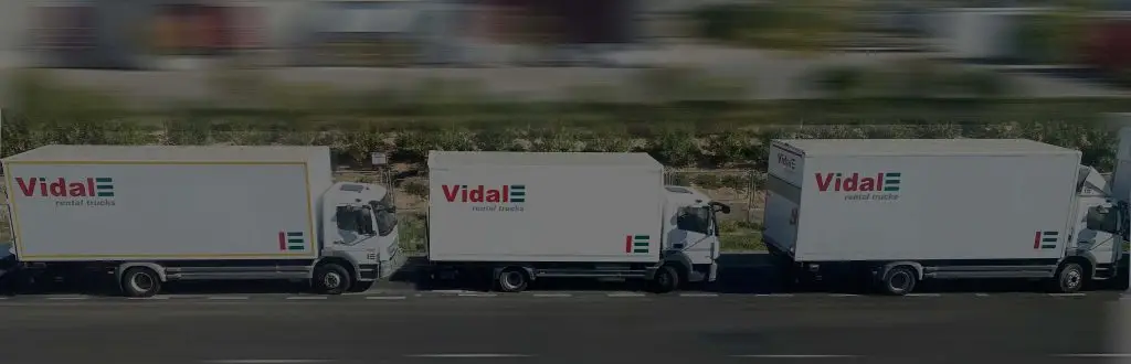 Camiones ligeros cerrados puerta elevadora en Alicante-Аренда грузовика в Аликанте